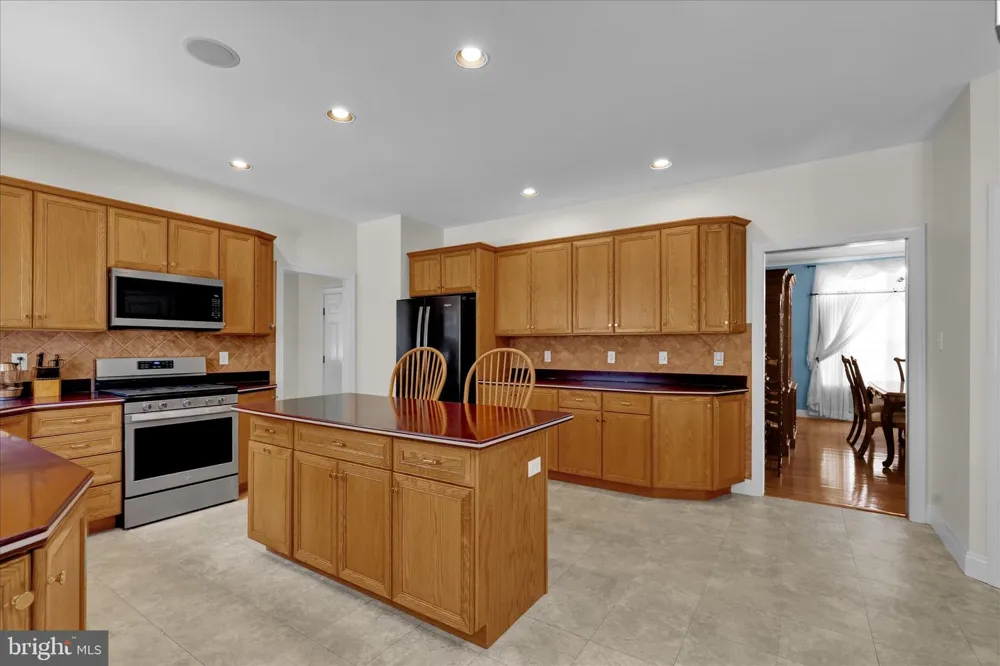 480 PATHFINDER DRIVE Birdsboro, PA 19508