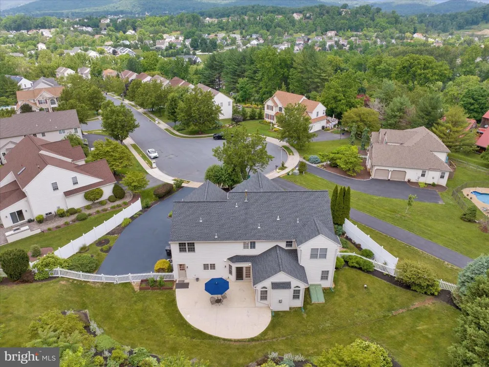 480 PATHFINDER DRIVE Birdsboro, PA 19508