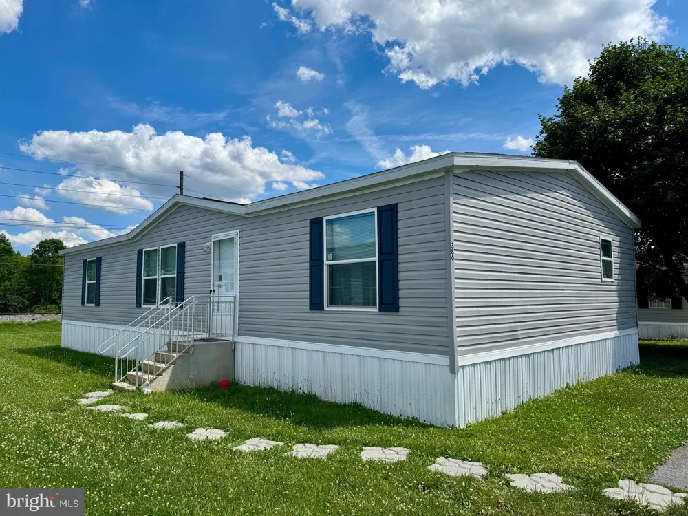 386 ROYAL CREST DRIVE Martinsburg, WV 25405