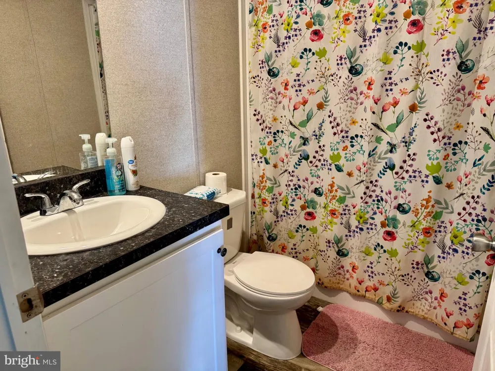 386 ROYAL CREST DRIVE Martinsburg, WV 25405