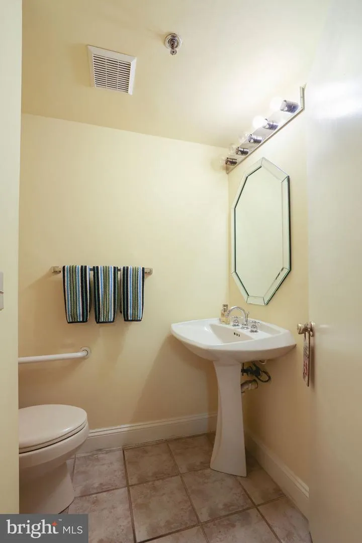 1704 PARK DRIVE #A313 Wilmington, DE 19806