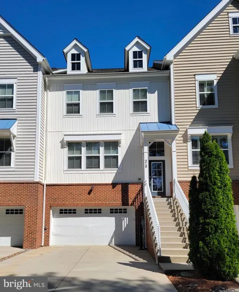 210 OYSTER BAY PLACE #C2