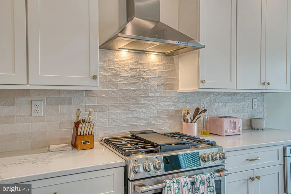 207 2ND AVENUE Newtown Square, PA 19073