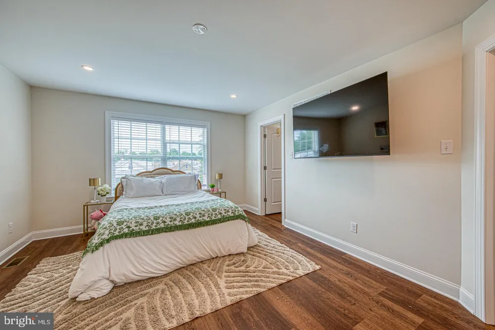 207 2ND AVENUE Newtown Square, PA 19073