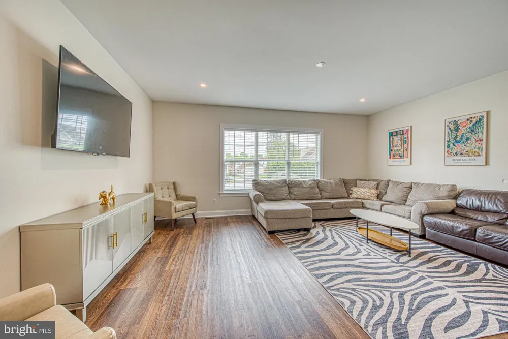 207 2ND AVENUE Newtown Square, PA 19073