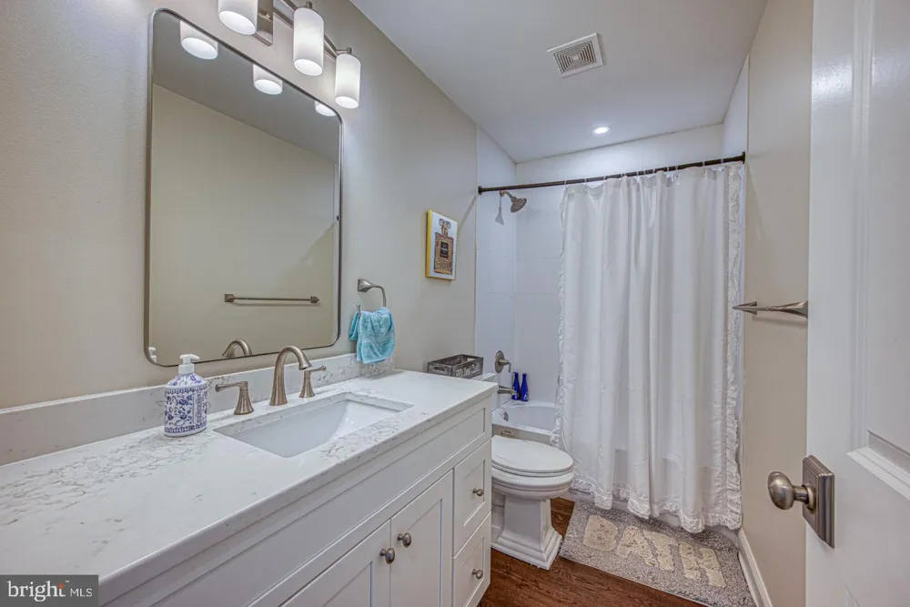 207 2ND AVENUE Newtown Square, PA 19073