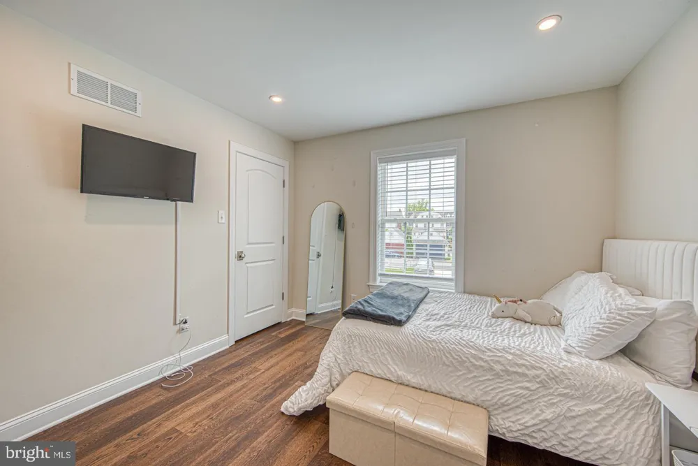 207 2ND AVENUE Newtown Square, PA 19073