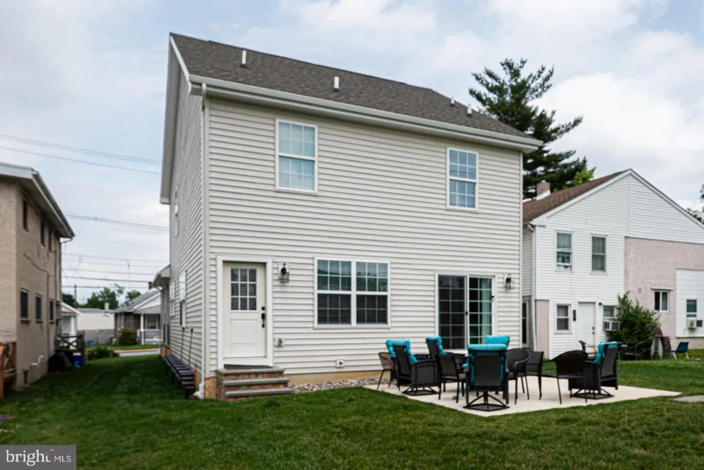 207 2ND AVENUE Newtown Square, PA 19073