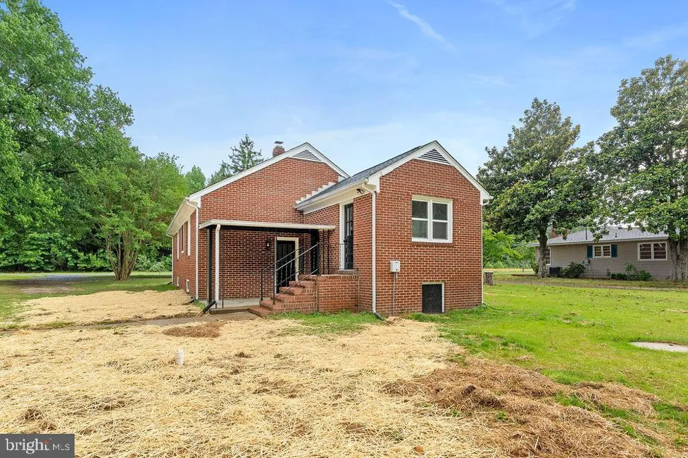 10221 DAHLGREN ROAD King George, VA 22485