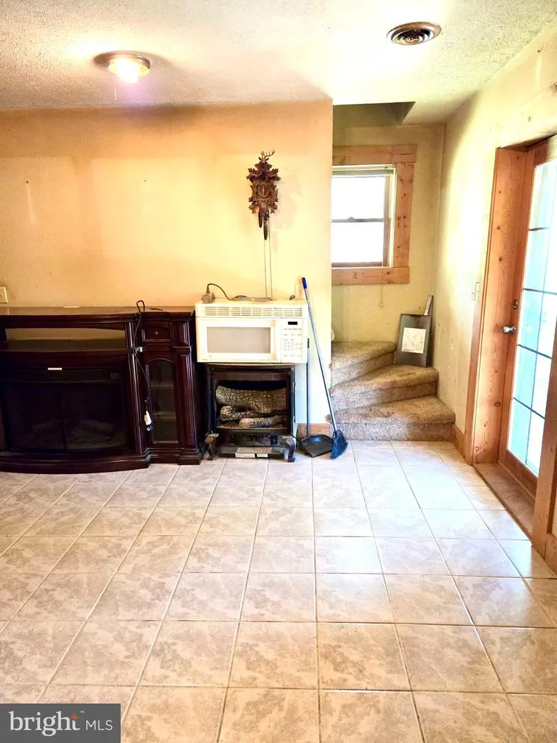 219 FOX SQUIRREL LANE Cabins, WV 26855