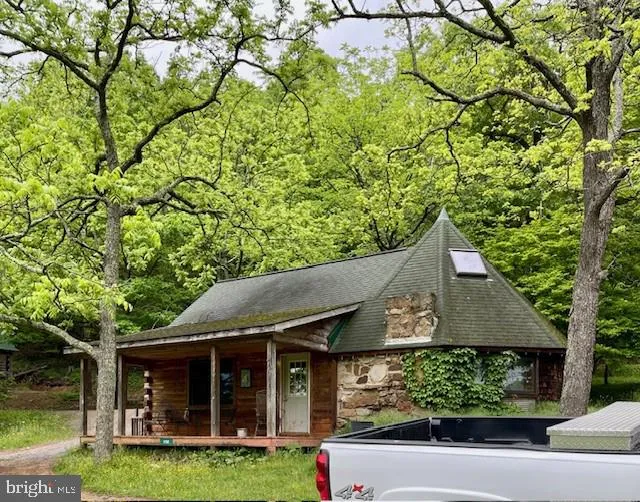 219 FOX SQUIRREL LANE Cabins, WV 26855