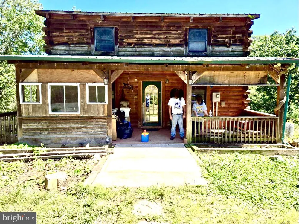 219 FOX SQUIRREL LANE Cabins, WV 26855