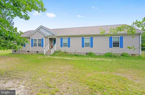 212 BRIAR CIRCLE
