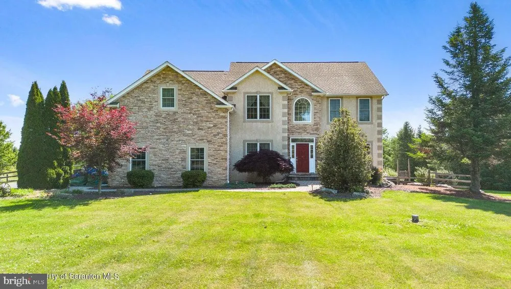 562 COUNTRY CLUB ROAD Easton, PA 18045