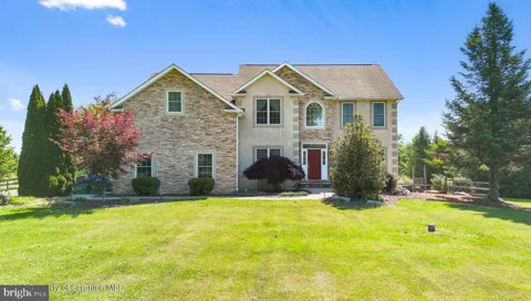 562 COUNTRY CLUB ROAD