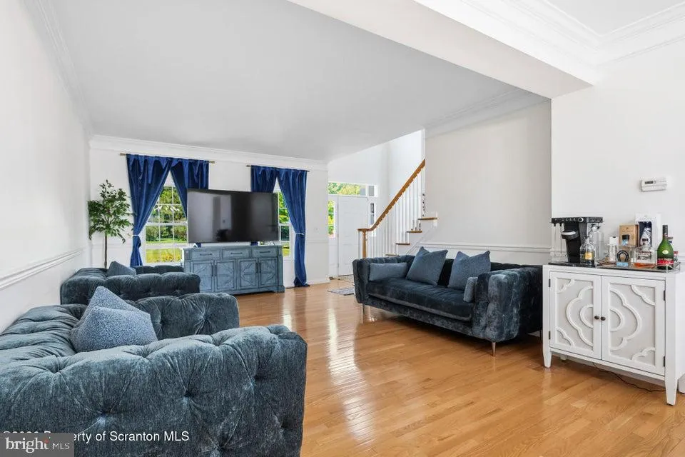 562 COUNTRY CLUB ROAD Easton, PA 18045