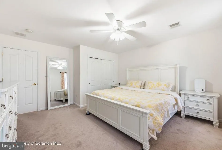 562 COUNTRY CLUB ROAD Easton, PA 18045