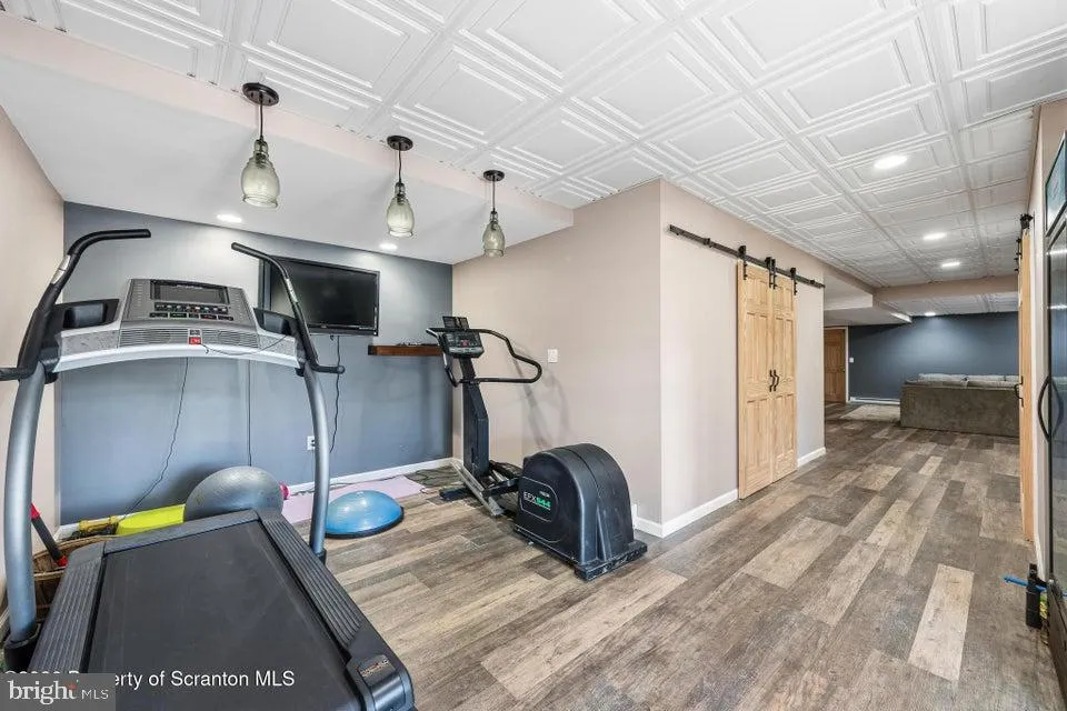 562 COUNTRY CLUB ROAD Easton, PA 18045