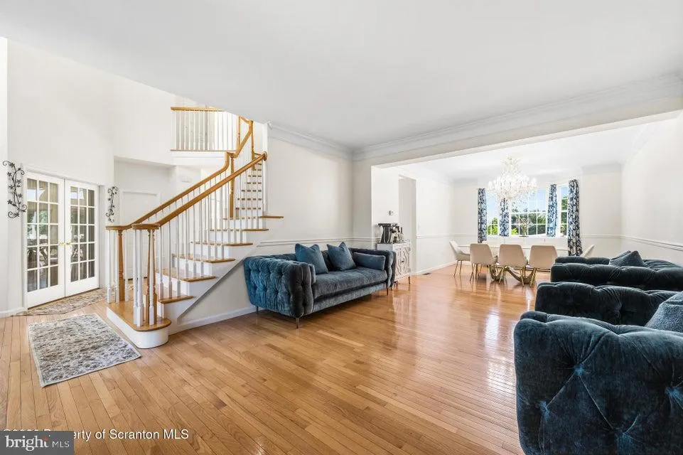 562 COUNTRY CLUB ROAD Easton, PA 18045