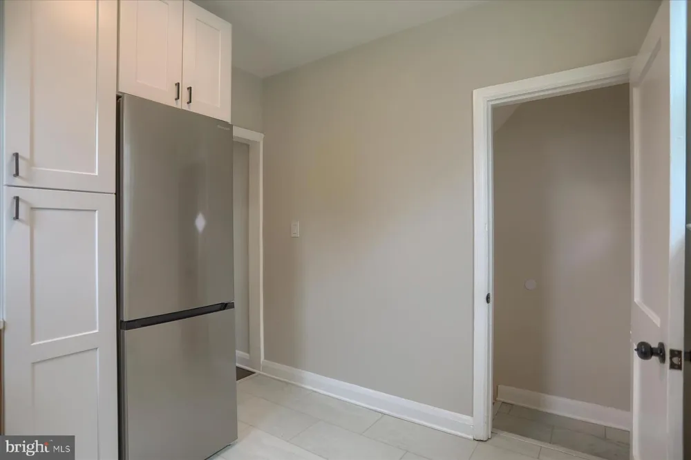 24 LINCOLN AVENUE Baltimore, MD 21228