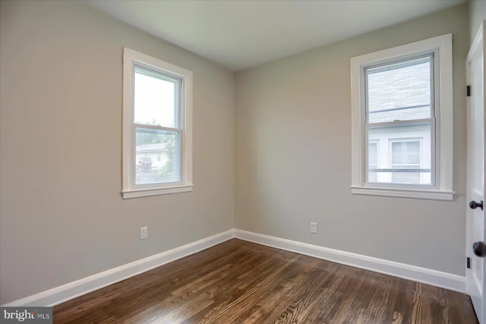 24 LINCOLN AVENUE Baltimore, MD 21228