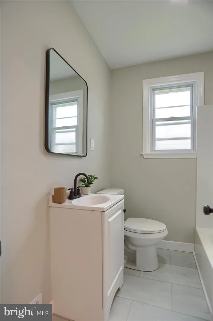 24 LINCOLN AVENUE Baltimore, MD 21228