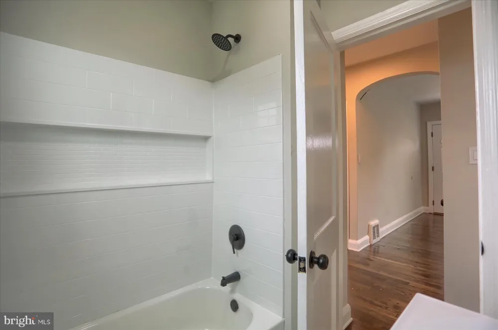 24 LINCOLN AVENUE Baltimore, MD 21228