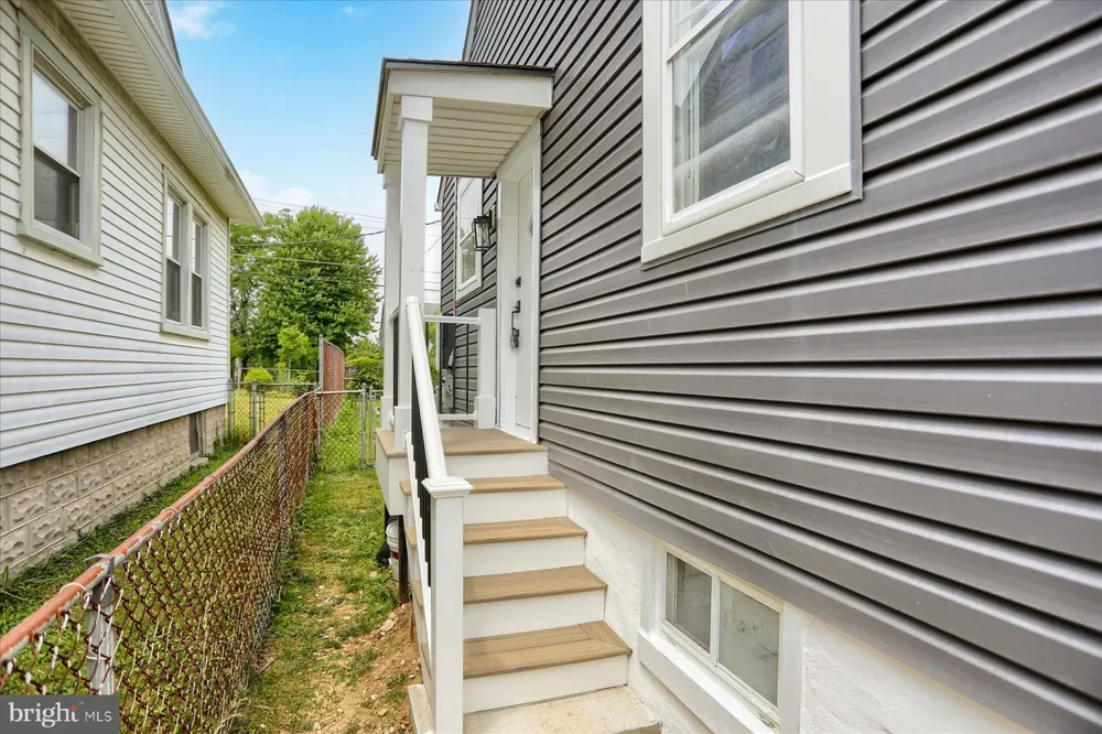 24 LINCOLN AVENUE Baltimore, MD 21228