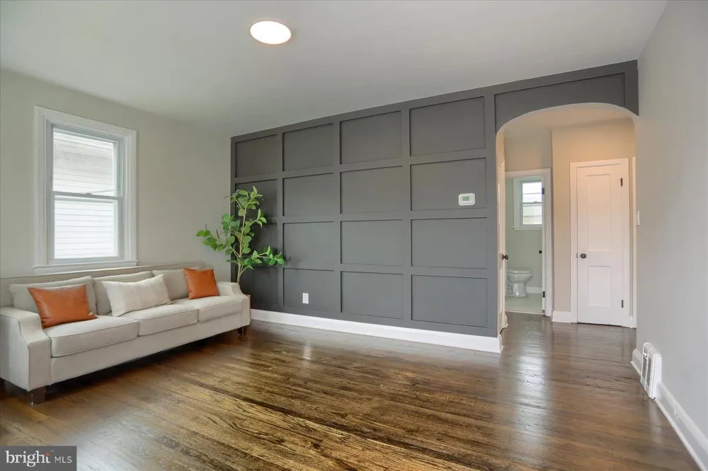 24 LINCOLN AVENUE Baltimore, MD 21228