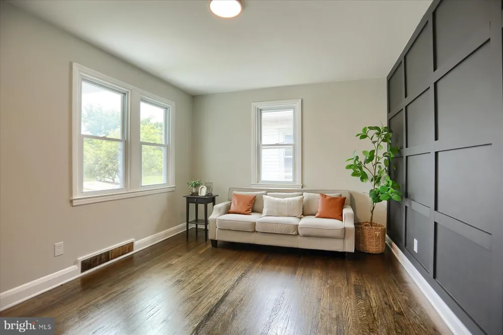 24 LINCOLN AVENUE Baltimore, MD 21228