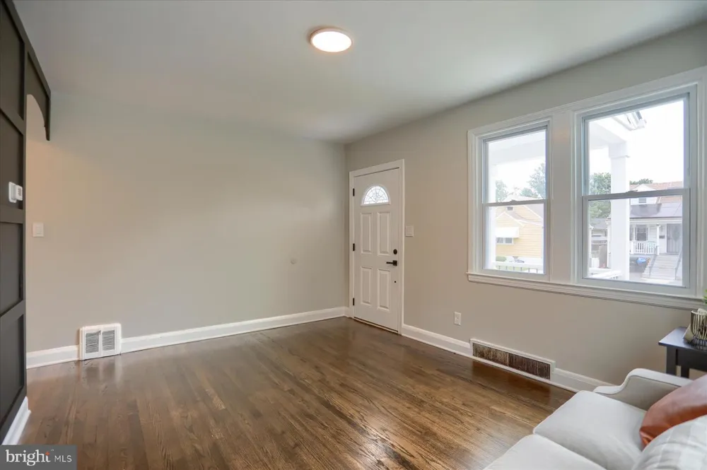 24 LINCOLN AVENUE Baltimore, MD 21228