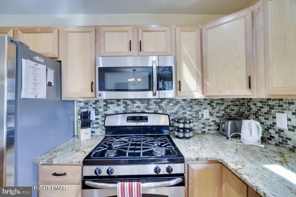 250 BEAVER DAM ROAD Long Pond, PA 18334
