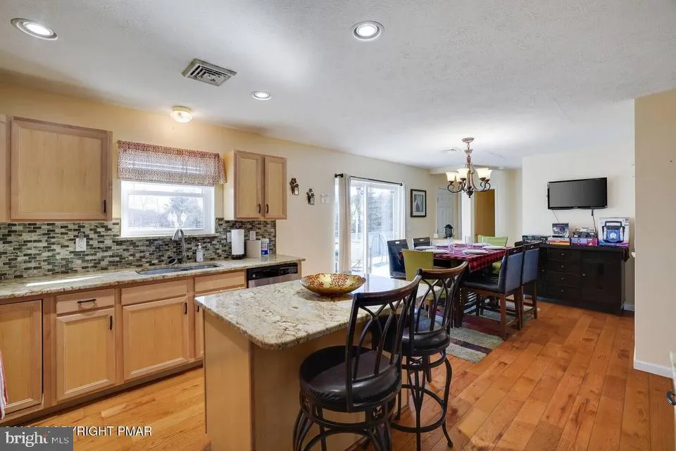 250 BEAVER DAM ROAD Long Pond, PA 18334