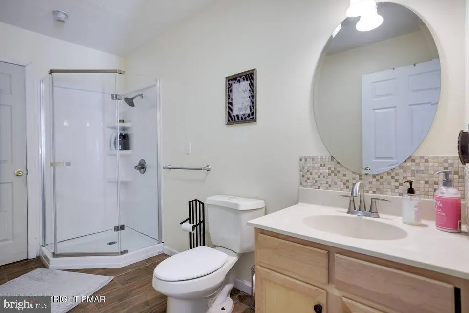 250 BEAVER DAM ROAD Long Pond, PA 18334