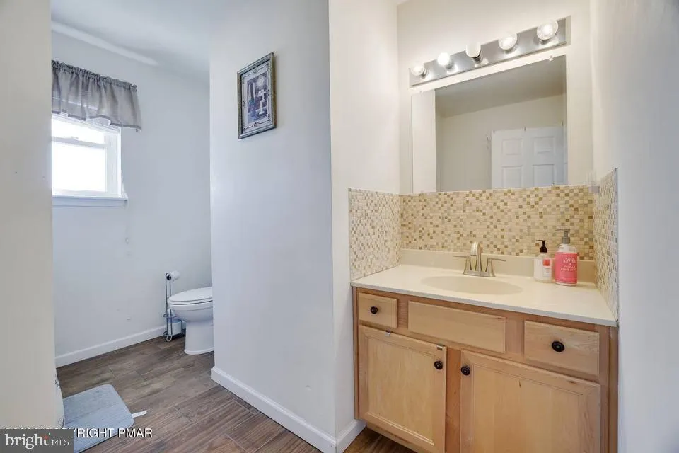 250 BEAVER DAM ROAD Long Pond, PA 18334