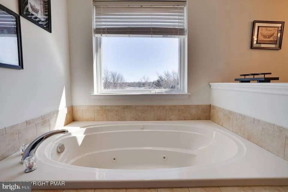250 BEAVER DAM ROAD Long Pond, PA 18334