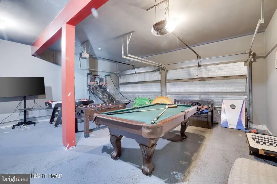 250 BEAVER DAM ROAD Long Pond, PA 18334
