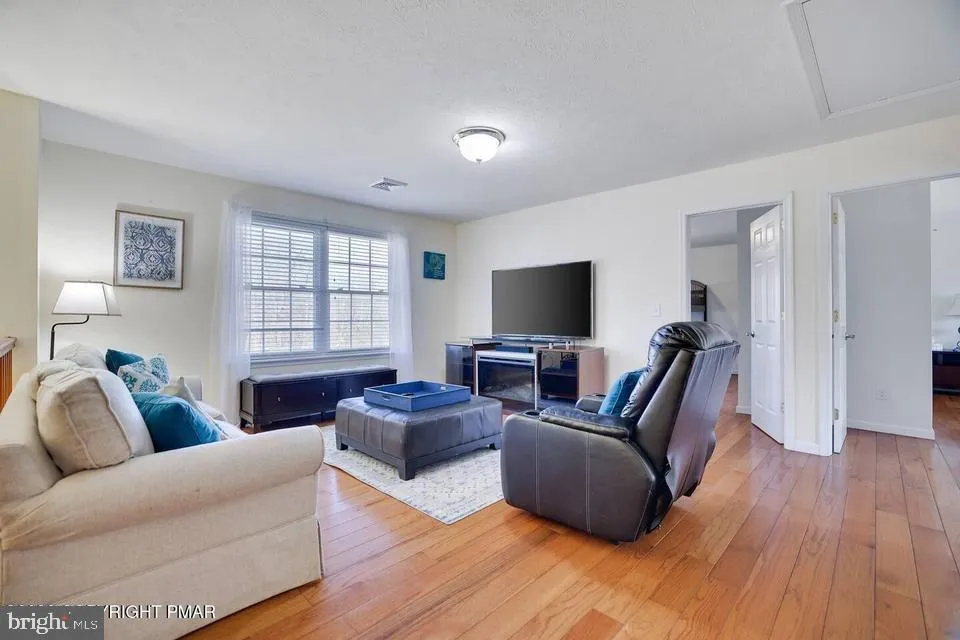 250 BEAVER DAM ROAD Long Pond, PA 18334