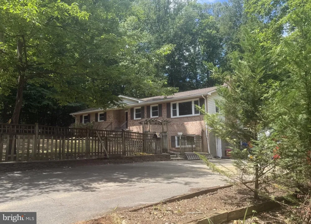 12312 WHITE EAGLE DRIVE Manassas, VA 20112