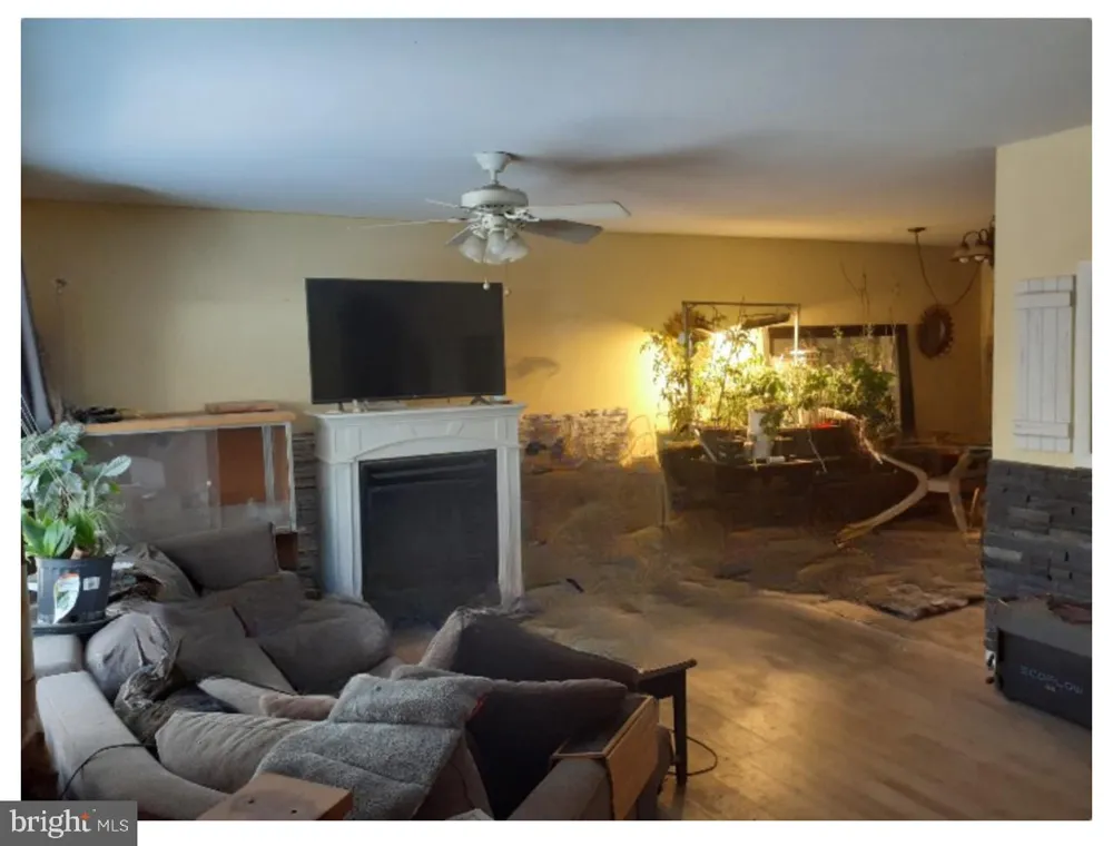 3 DEMARET Little Egg Harbor, NJ 08087