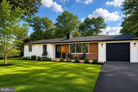 800 FALCON LANE