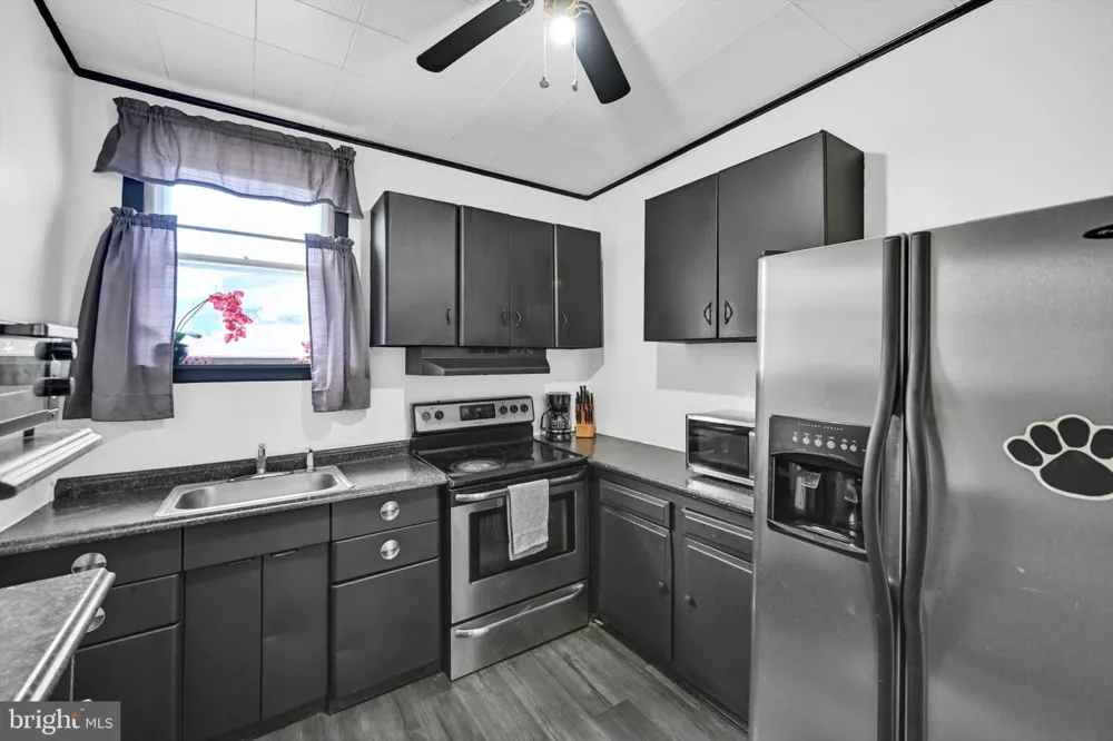 617 S 10TH STREET Reading, PA 19602