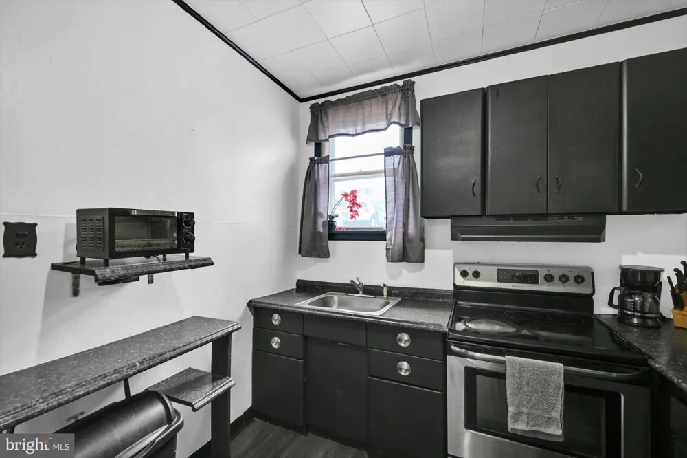 617 S 10TH STREET Reading, PA 19602