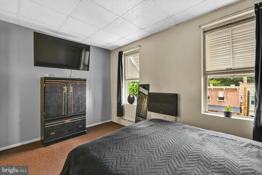 617 S 10TH STREET Reading, PA 19602