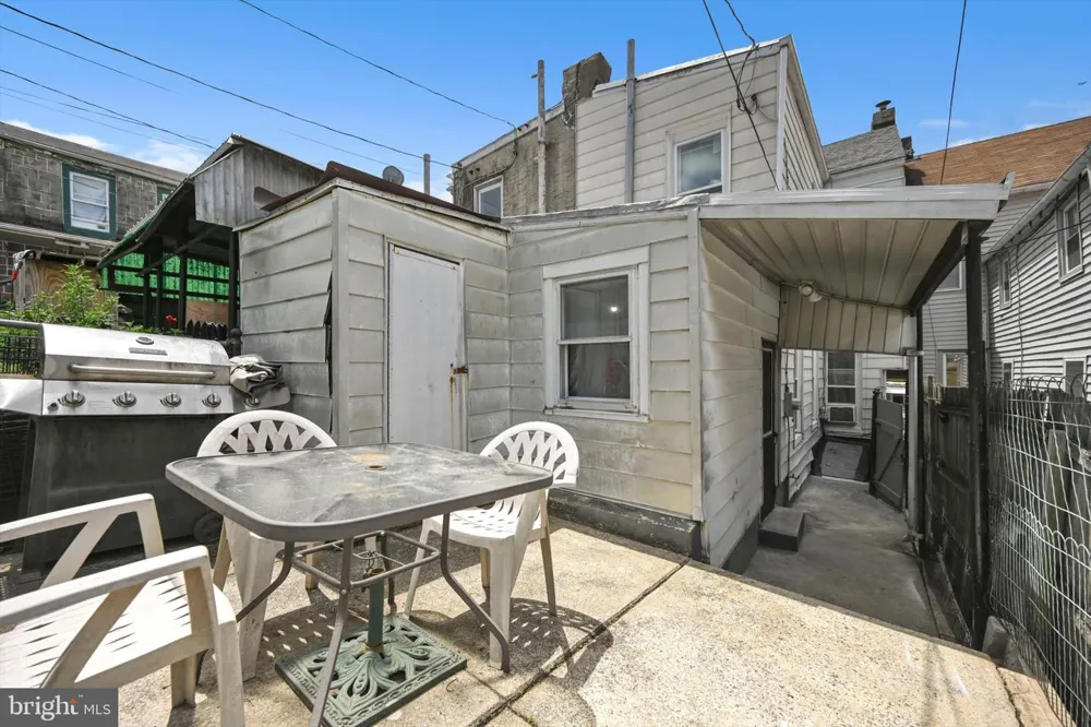 617 S 10TH STREET Reading, PA 19602