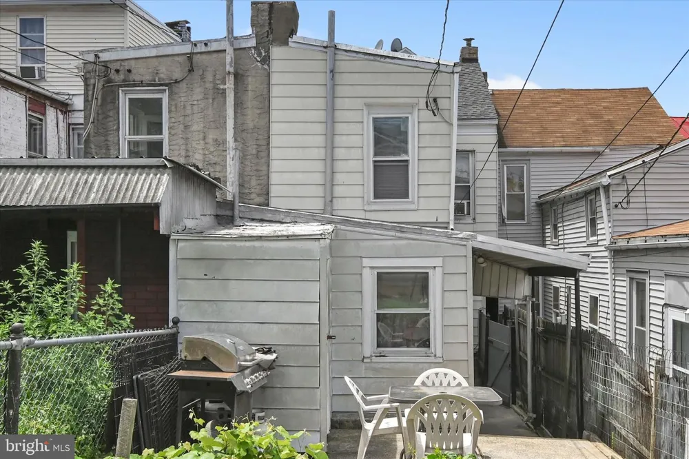 617 S 10TH STREET Reading, PA 19602