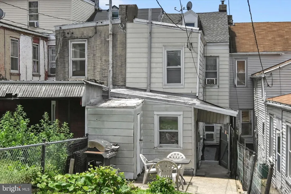 617 S 10TH STREET Reading, PA 19602