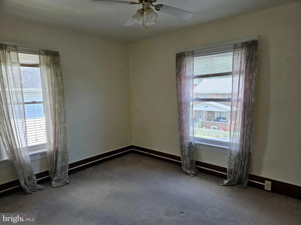 602 E GRANT AVENUE Altoona, PA 16602