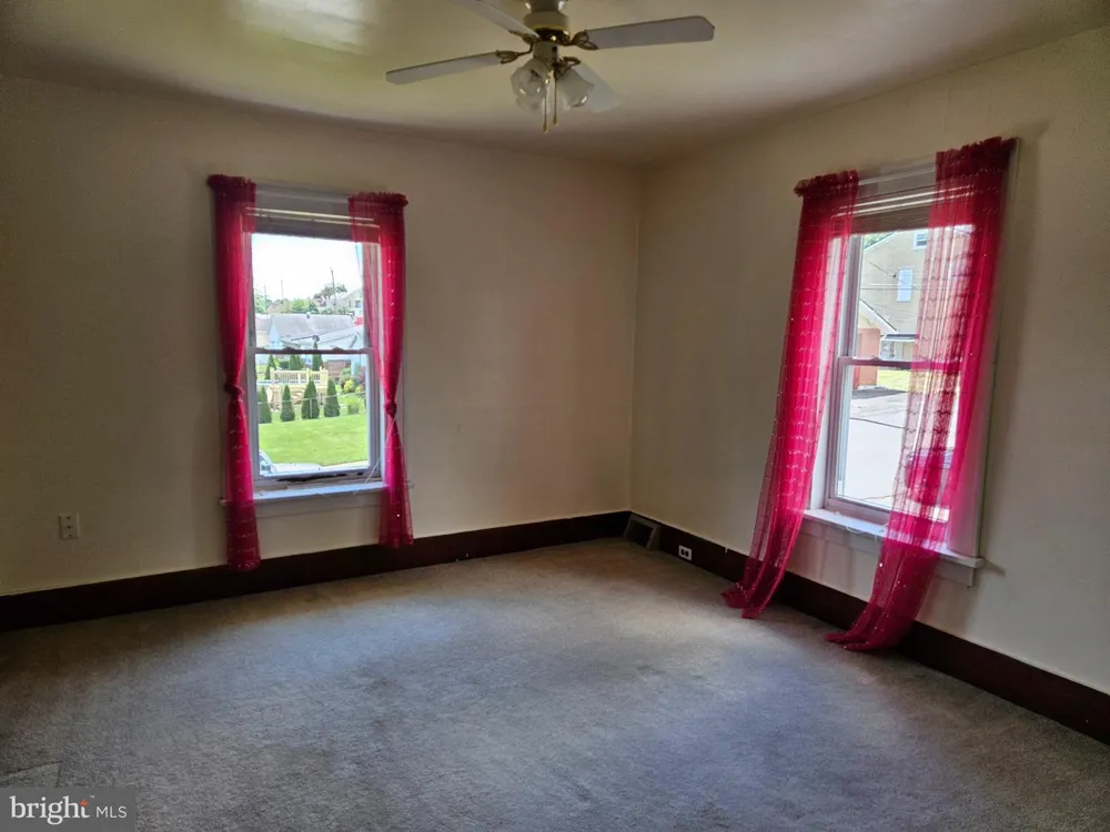602 E GRANT AVENUE Altoona, PA 16602