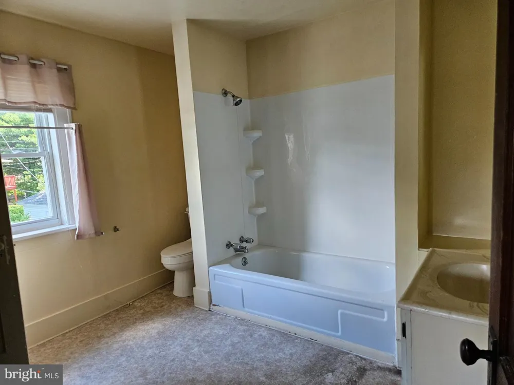 602 E GRANT AVENUE Altoona, PA 16602
